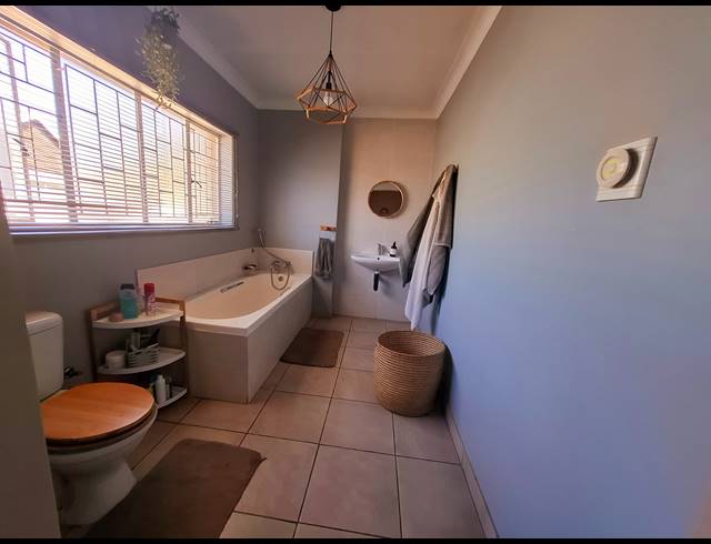 5 BEDROOM HOUSE FOR SALE IN DALPARK PROPER